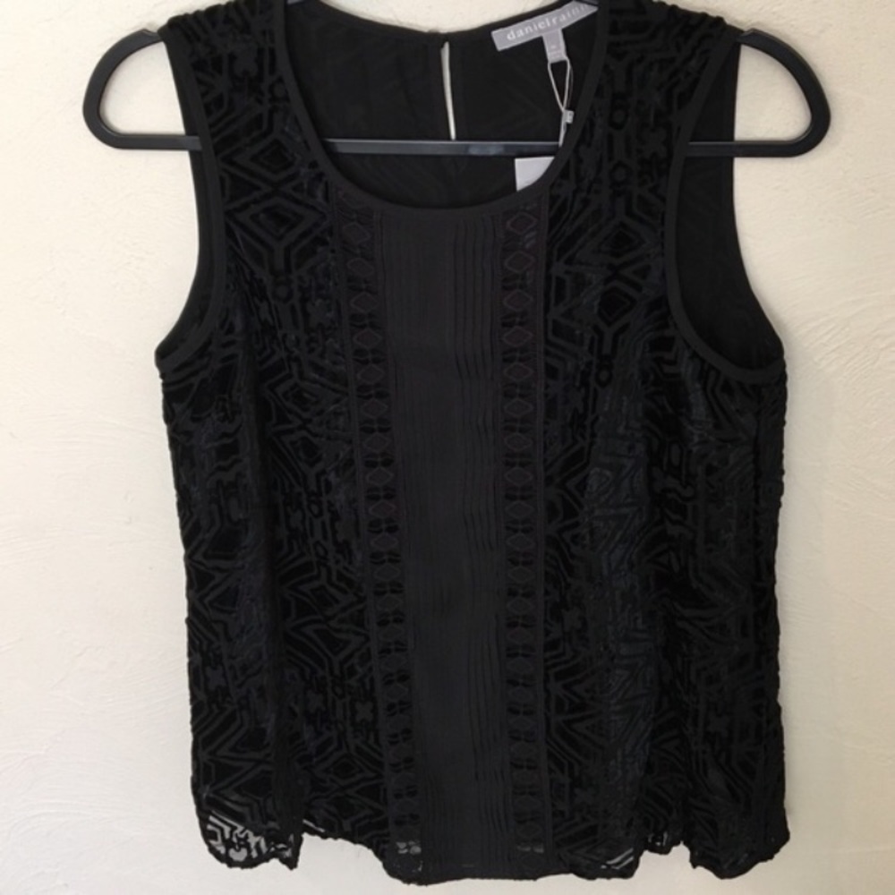 NWT Daniel Rainn top